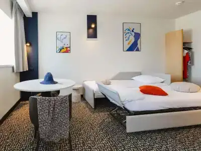 ibis Rennes Centre Gare Sud - 52