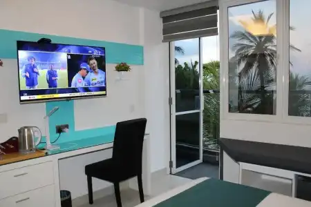The Hive Beach - 19