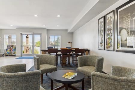 Holiday Inn Express & Suites Mountain View Silicon Valley by IHG - 44