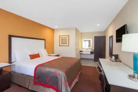 3 Bedroom Community House - 24