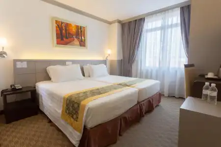 Hallmark Leisure - 3