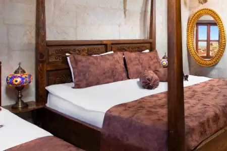 Romantic Cave - 104
