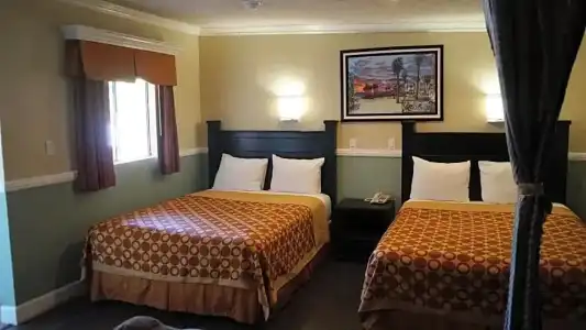 Paradise Inn & Suites - 61