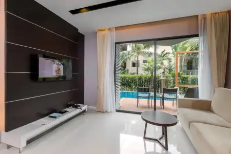 The Charm Resort Phuket - 10