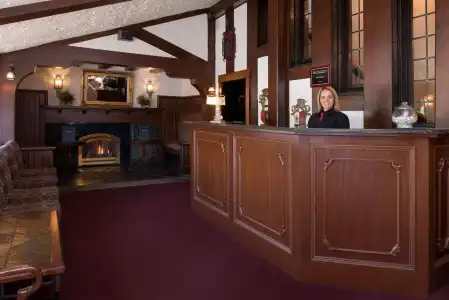 Red Coach Inn - 16