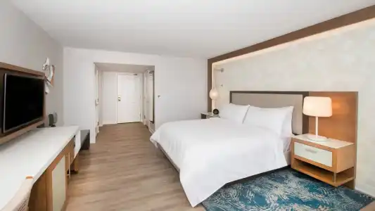 Renaissance Newport Beach - 43