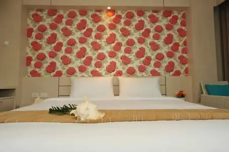Chalong Beach Front Residence - 3