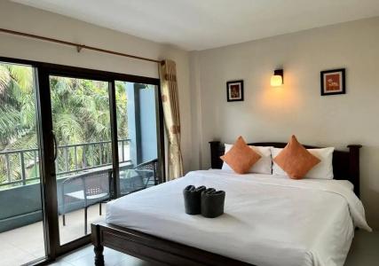 Srichada Khaolak - 28