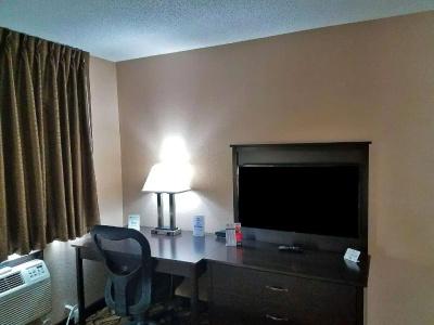 Americas Best Value Inn & Suites Bismarck - 33
