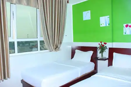 Mi Linh - 40