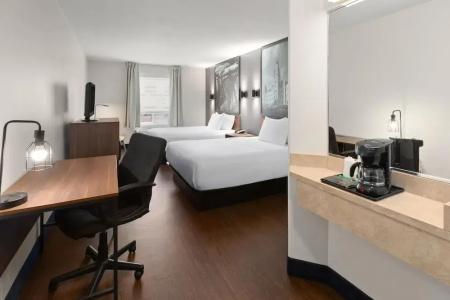 Super 8 by Wyndham Trois-Rivieres - 65