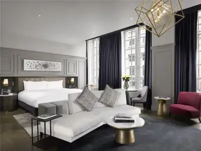 The Trafalgar St. James London, Curio Collection by Hilton - 67