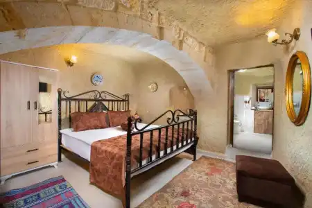 Romantic Cave - 75