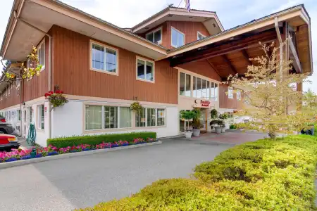 Econo Lodge Inn & Suites - 17