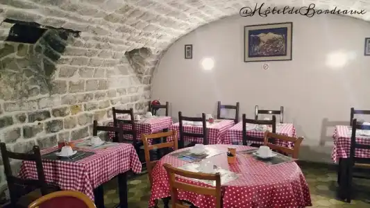 Hôtel De Bordeaux - 13
