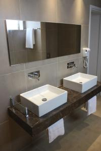 Gold Lagoon Kosher - by Amphora & Suites - 8