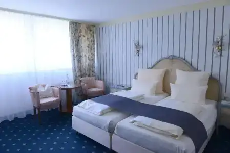 Sure by Best Western Rhoen Garden - 86