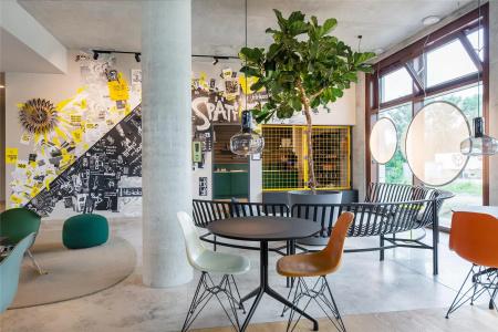 Moxy Berlin Airport - 19