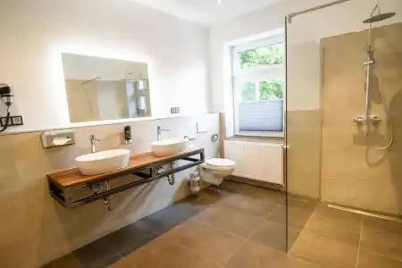 Schiefer Suite & Apartments - 7