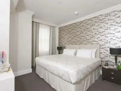 Chilworth Court - 34