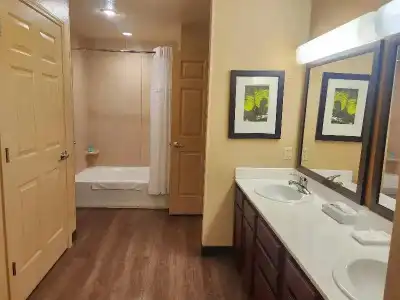 MainStay Suites Las Vegas Flamingo - 32