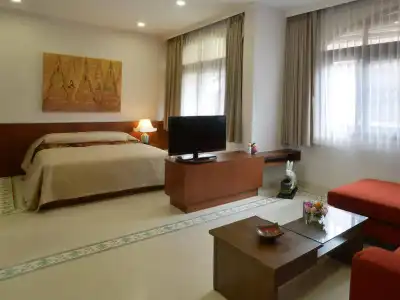 The Golden Wells Residence - 16