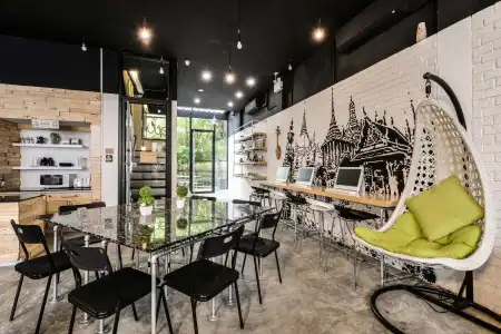 The Cube Hostel Silom - 17