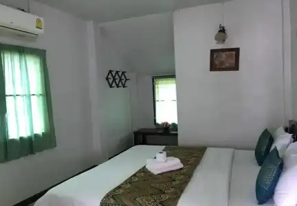 Ampawan Guesthouse - 1
