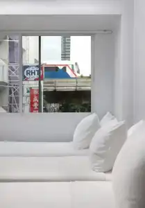 Nantra Silom - 26