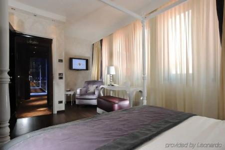 Carnival Palace - Venice Collection - 4