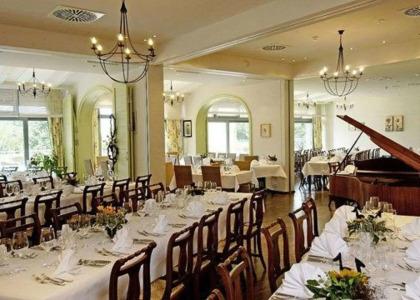 Hirschen in Freiburg-Lehen - 26