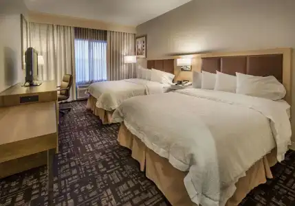 Hampton Inn & Suites Reno - 5