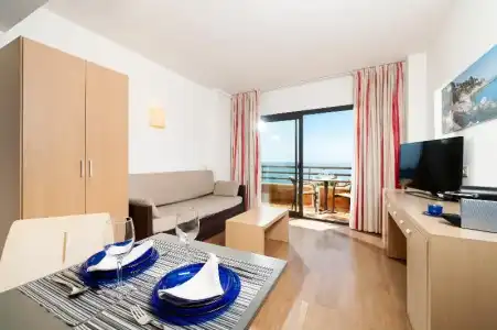 Almirall Apartaments - 82