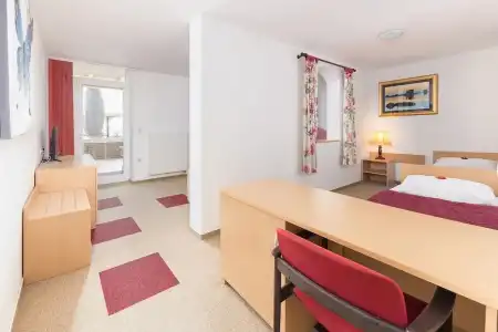 Center - 115