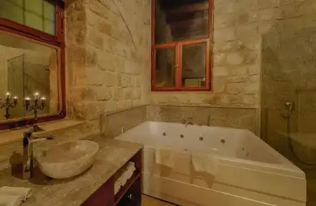 Taru Cave Suites - 150
