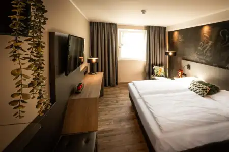 LOGINN Stuttgart Zuffenhausen - 13