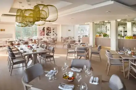 Address Montgomerie - 22