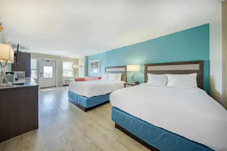 Commander & Suites - 42