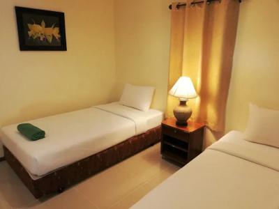 Laemsai Resort - 4