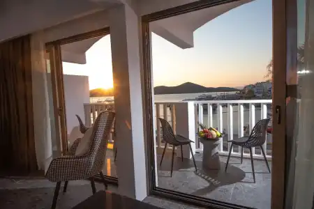 Kalypso Suites - 9