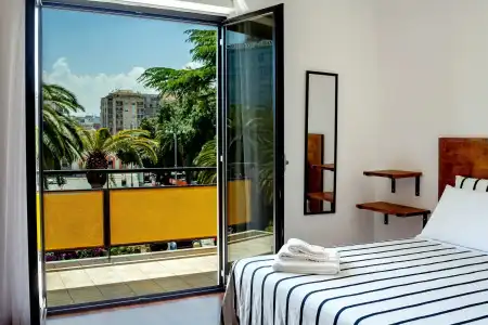 Travel B&B - 0