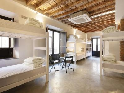 Lemon Rock Hostel - 4