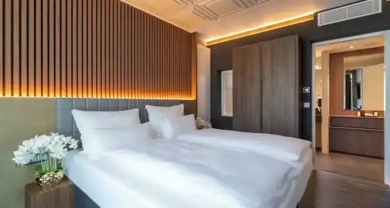 PLAZA Premium - 131