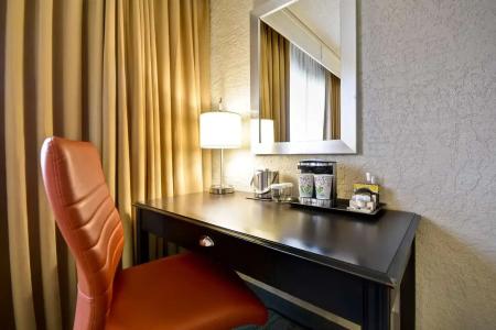 DoubleTree by Hilton Phoenix North - 43