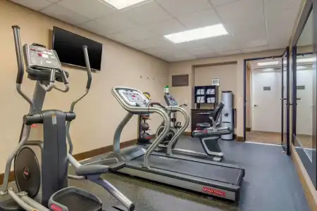 Spark by Hilton Atlanta Airport South College Park - 13