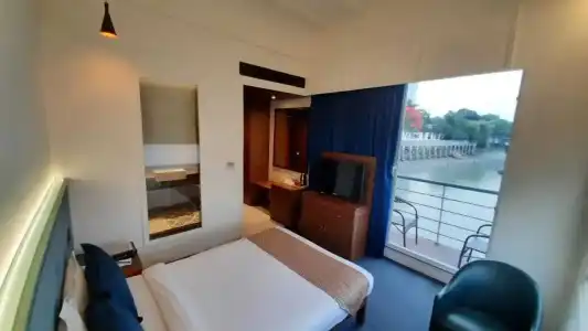 Polo Floatel Kolkata - 4