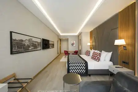 Ramada & Suites by Wyndham Istanbul Sisli - 63