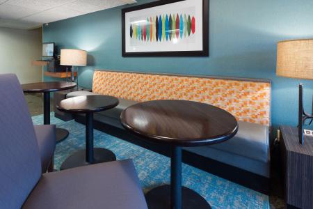 Drury Inn & Suites Columbia Stadium Boulevard - 8