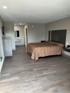 Nola Inn & Suites - 22