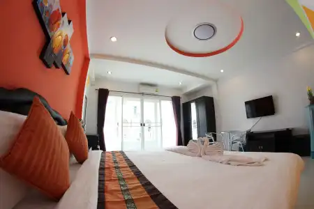 Tulip Inn - 3